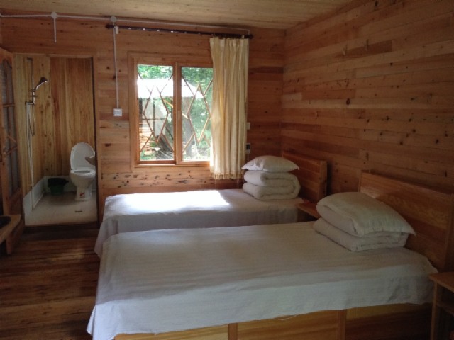 林中木屋二人间2